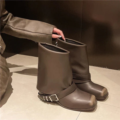 Stivali Mimmi con punta quadrata in Pelle