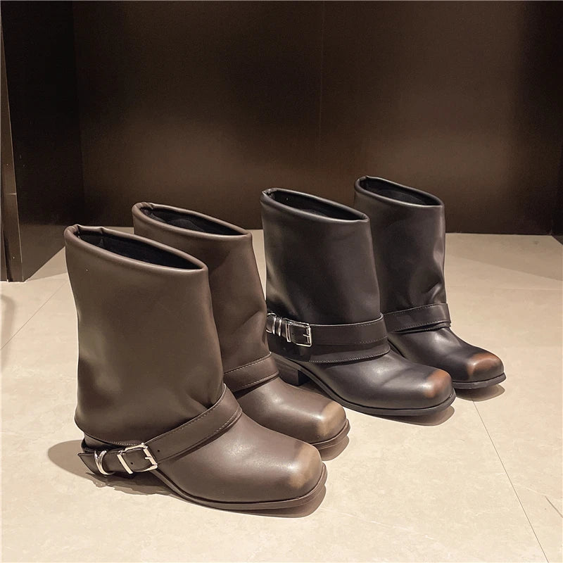 Stivali Mimmi con punta quadrata in Pelle